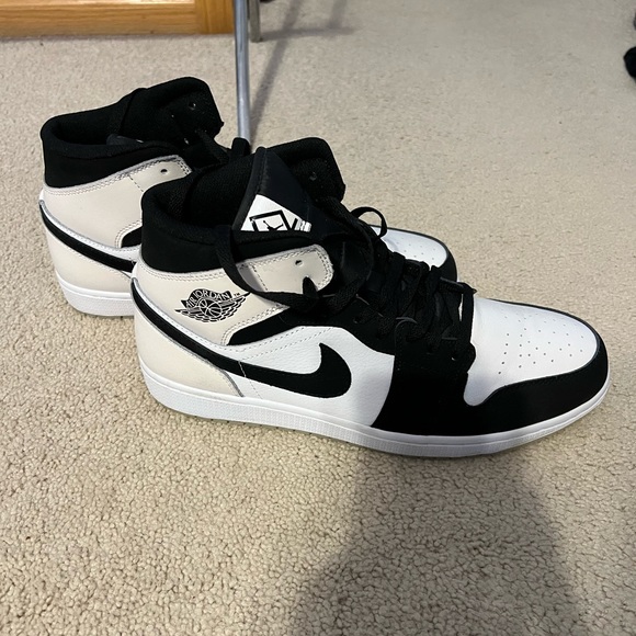 Nike Air Jordan 1 Mid Diamond - Picture 2 of 2